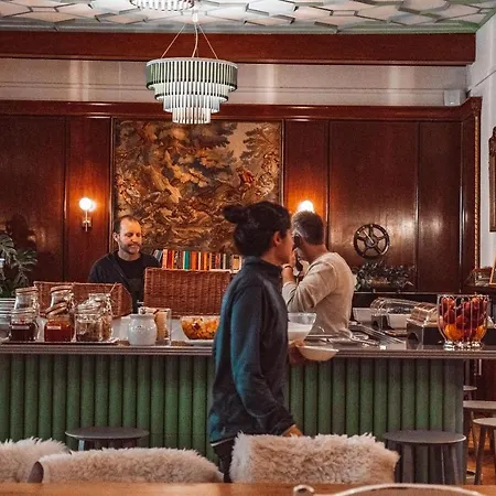 Selina Hotel 3*